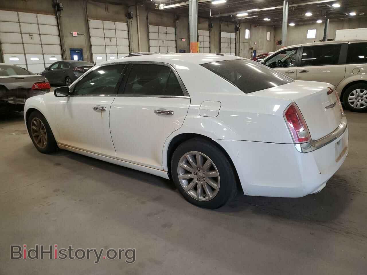 2012 CHRYSLER 300 - VIN: 2C3CCACG6CH250270 - Фото 2