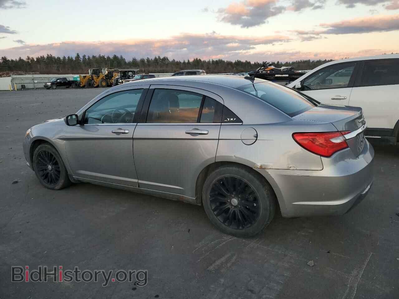 2013 CHRYSLER 200 - VIN: 1C3CCBABXDN671155 - Фото 2