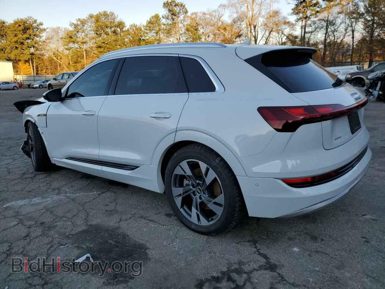 2021 AUDI E-TRON - VIN: WA1LAAGE1MB024085 - Фото 2