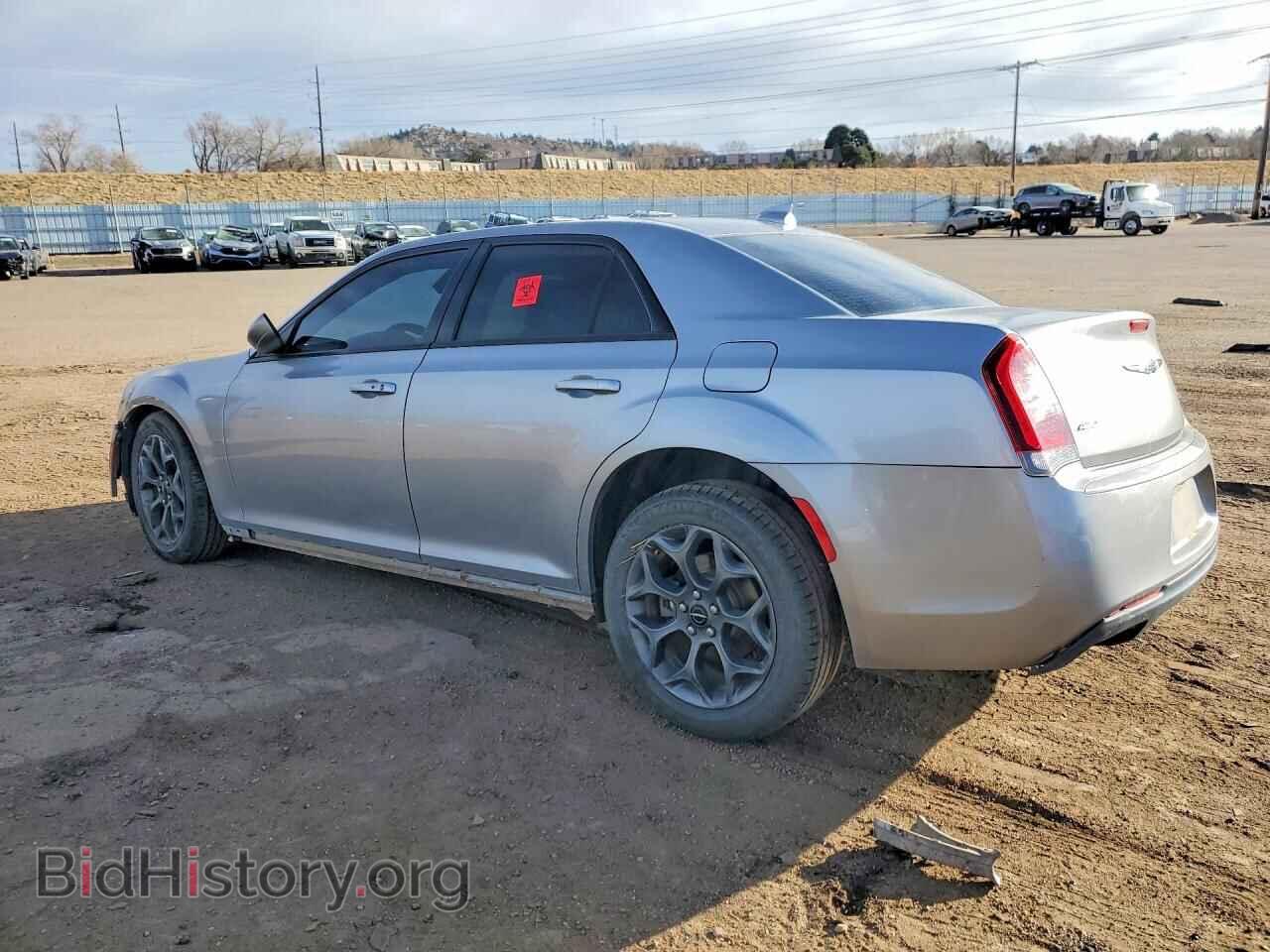 2018 CHRYSLER 300 - VIN: 2C3CCAGG7JH240760 - Photo 2