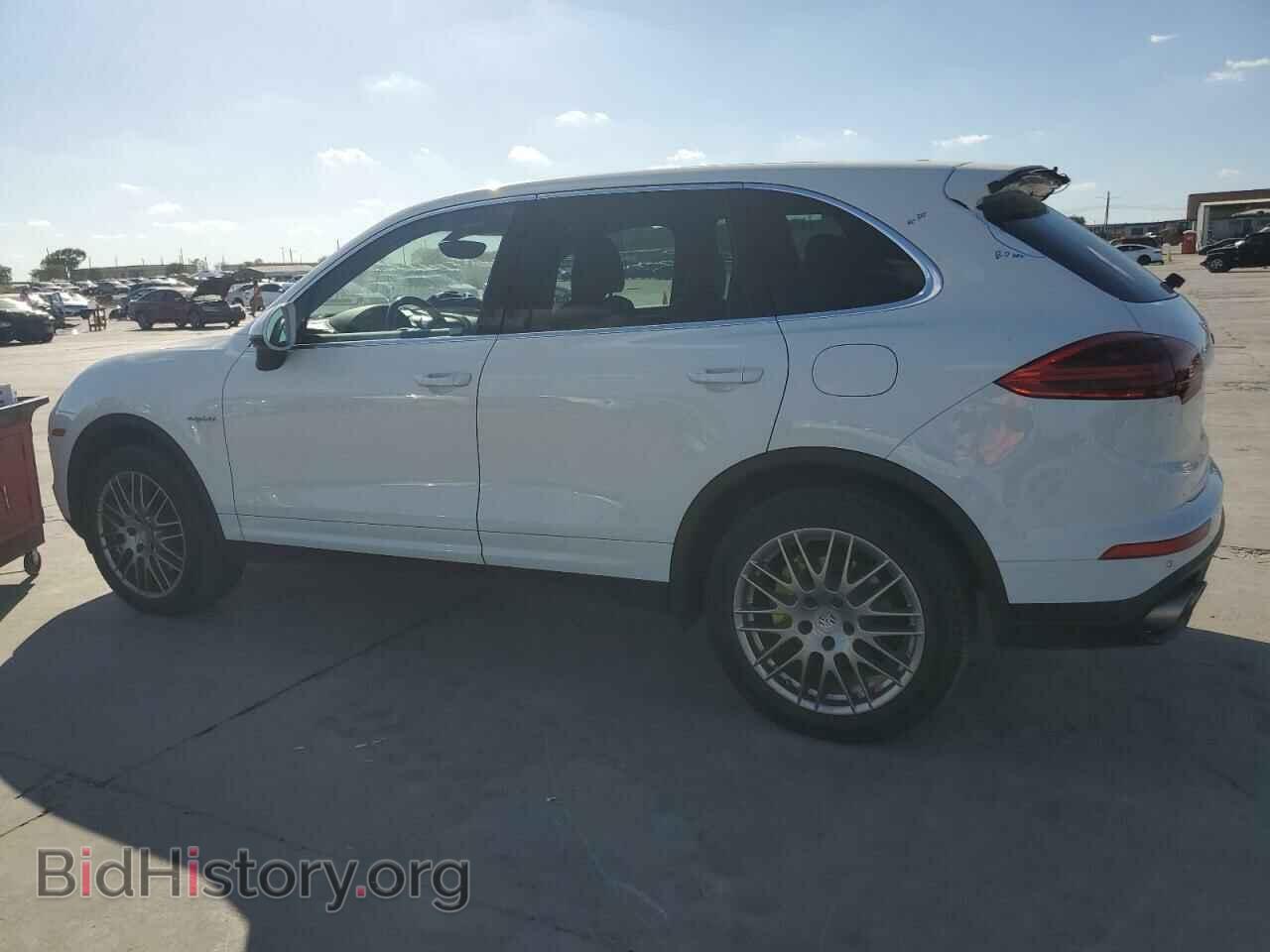 2016 PORSCHE CAYENNE - VIN: WP1AE2A2XGLA64037 - Фото 2