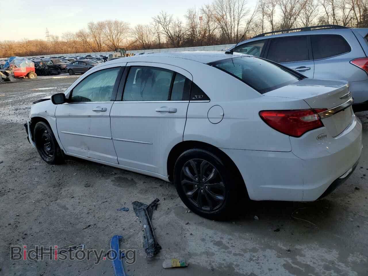 2013 CHRYSLER 200 - VIN: 1C3CCBAB5DN604592 - Фото 2