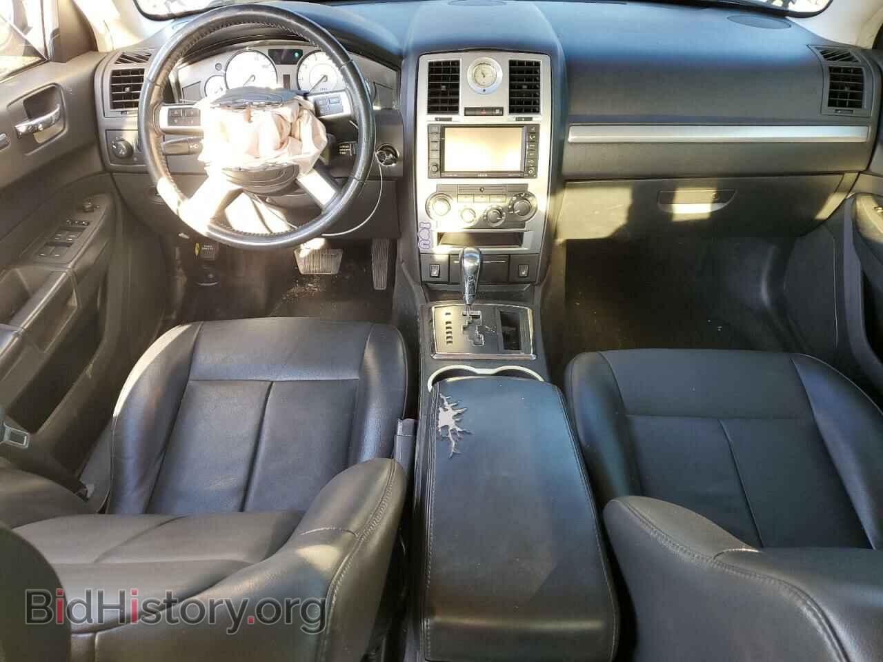 2010 CHRYSLER 300 - VIN: 2C3CA5CV9AH251700 - Фото 8