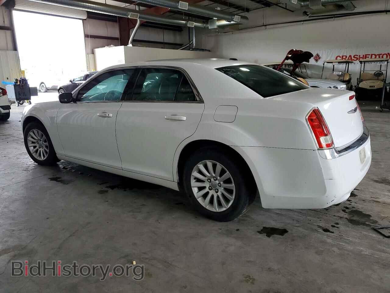 2013 CHRYSLER 300 - VIN: 2C3CCAAG8DH574602 - Фото 2