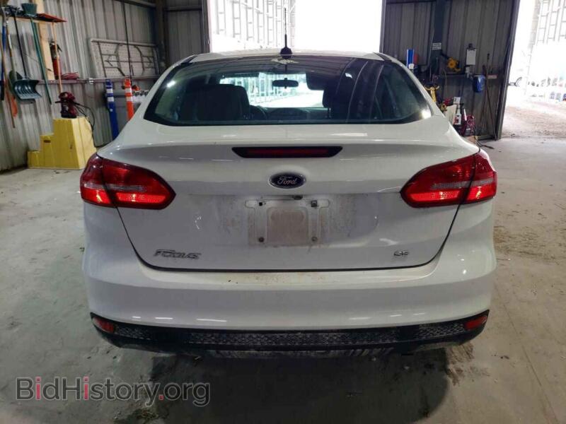 2017 Ford FOCUS (VIN 1FADP3F29HL259500) — photo 6 of 12