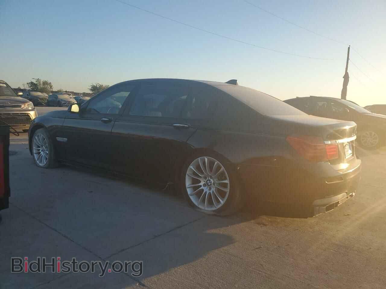 2010 BMW 7 SERIES - VIN: WBAKB8C54ACY62790 - Фото 2