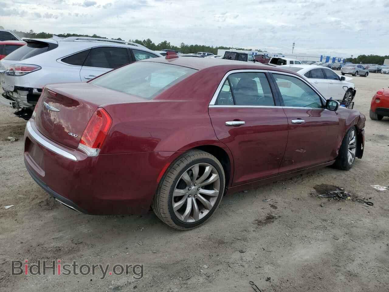 2019 CHRYSLER 300 - VIN: 2C3CCAEG0KH585634 - Фото 3