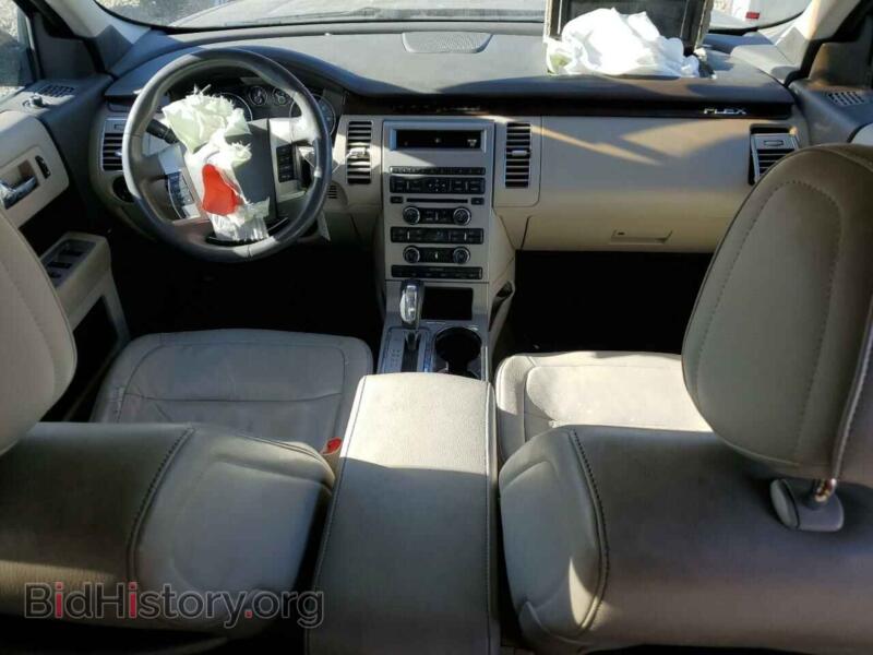 2011 Ford FLEX (VIN 2FMGK5CCXBBD32830) — фото 8 из 13