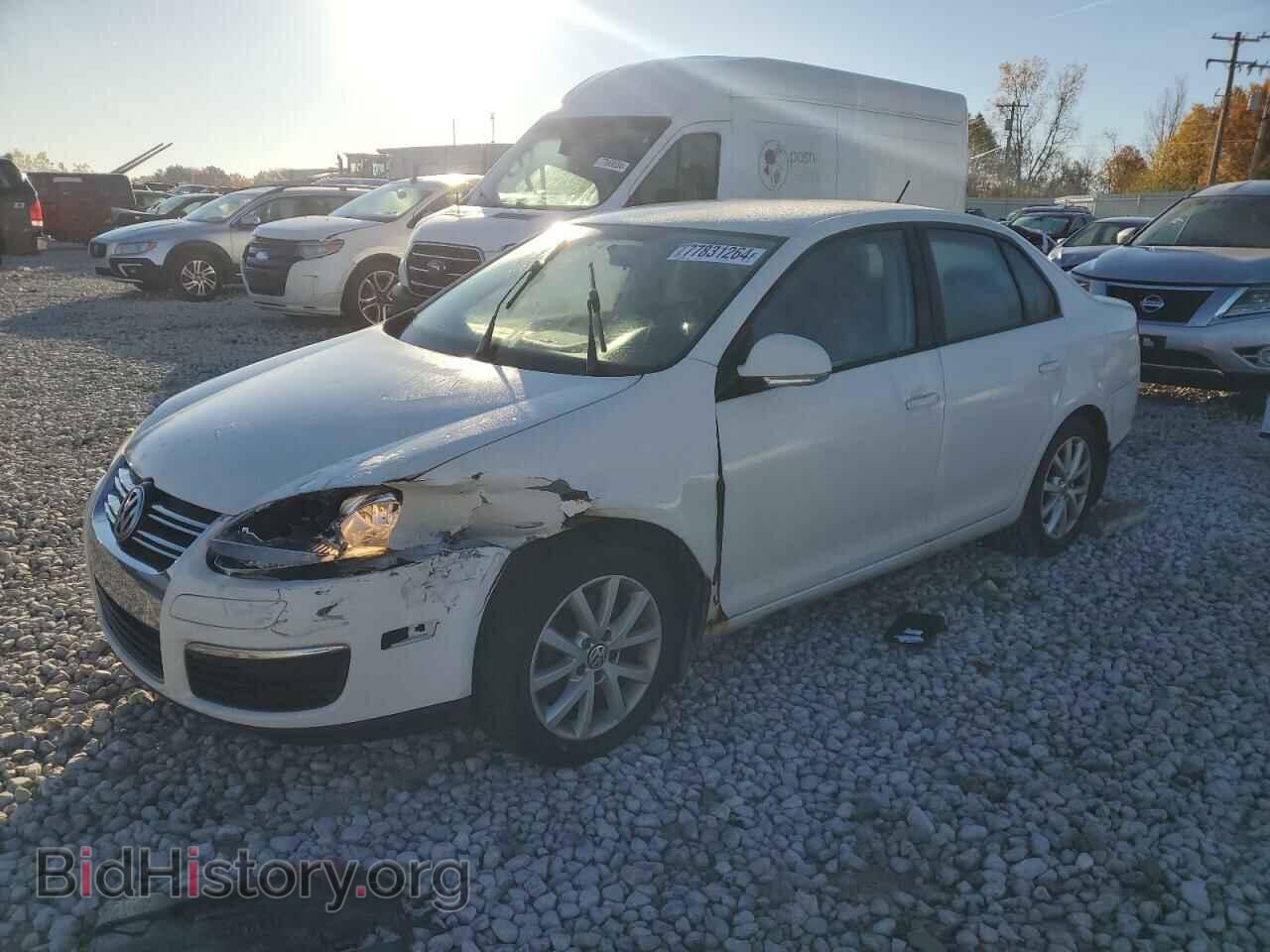Фотография 3VWAX7AJ6AM102219 - VOLKSWAGEN JETTA 2010