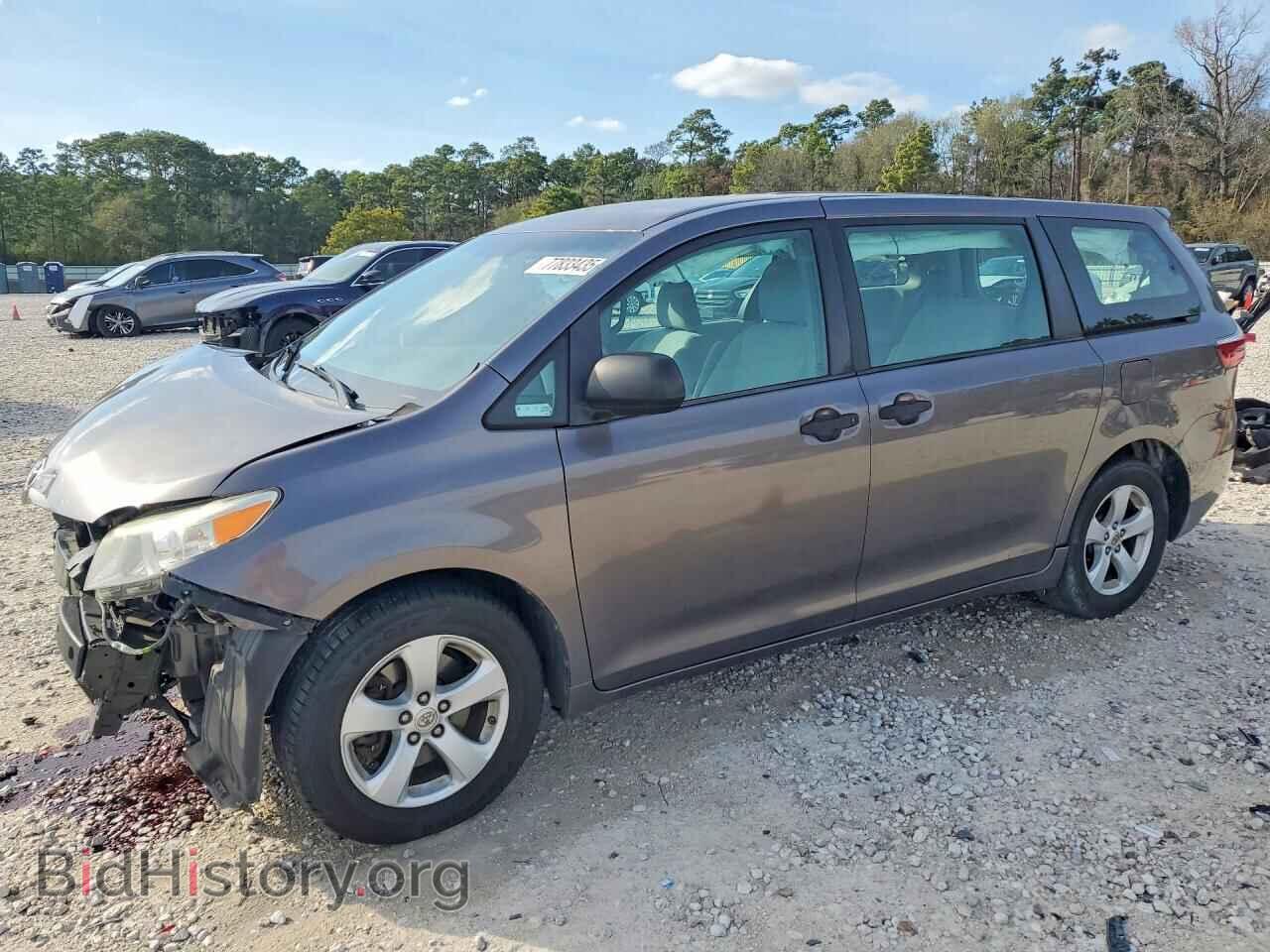 Photo 5TDZZ3DC8HS776985 - TOYOTA SIENNA 2017
