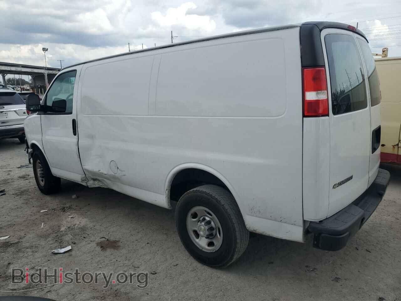 2021 CHEVROLET EXPRESS - VIN: 1GCWGAFP5M1309463 - Фото 2