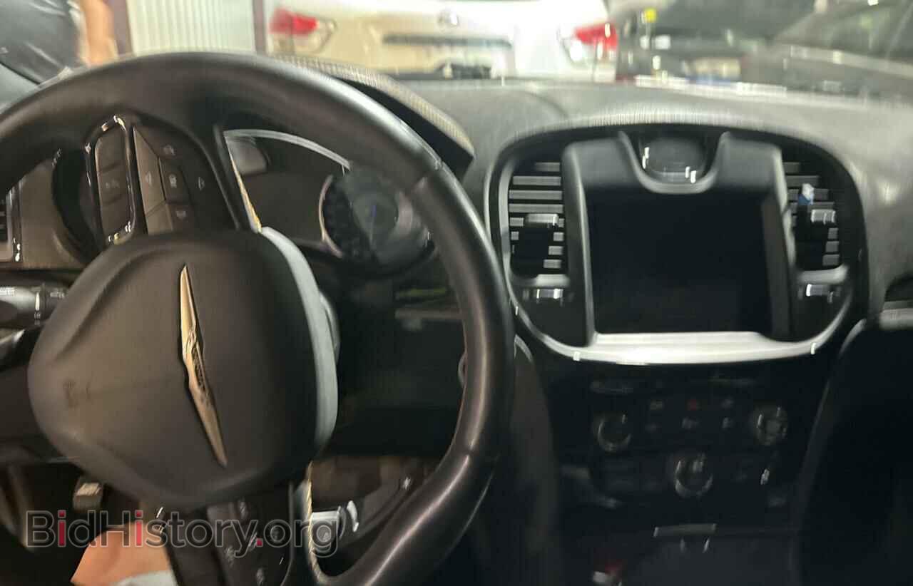 2017 CHRYSLER 300 - VIN: 2C3CCABT1HH516428 - Фото 9