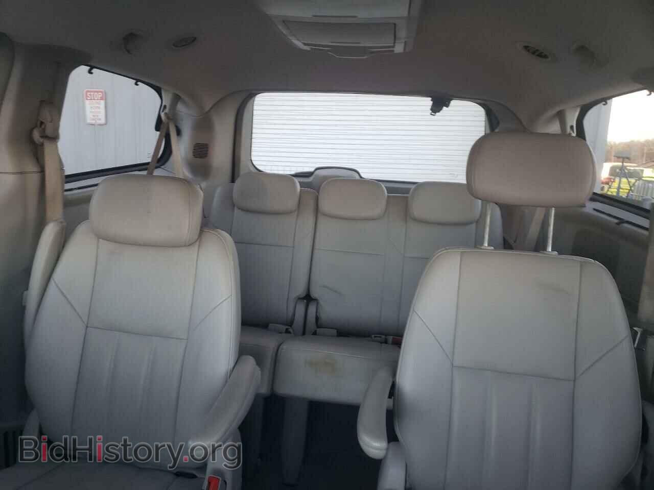 2008 CHRYSLER MINIVAN - VIN: 2A8HR54PX8R629711 - Фото 10