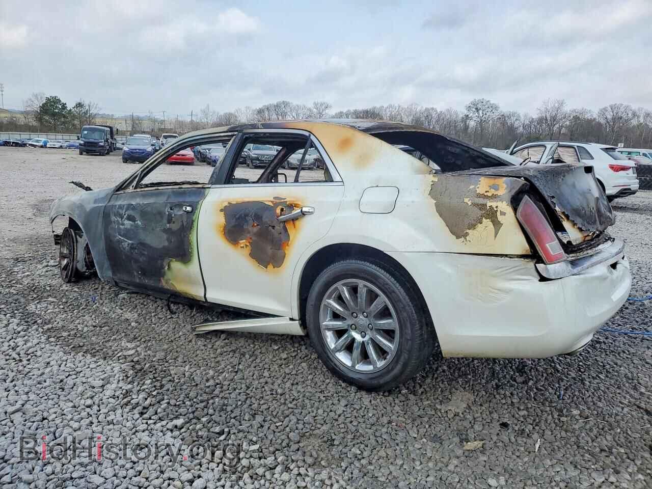 2011 CHRYSLER 300 - VIN: 2C3CA5CG2BH581102 - Фото 2