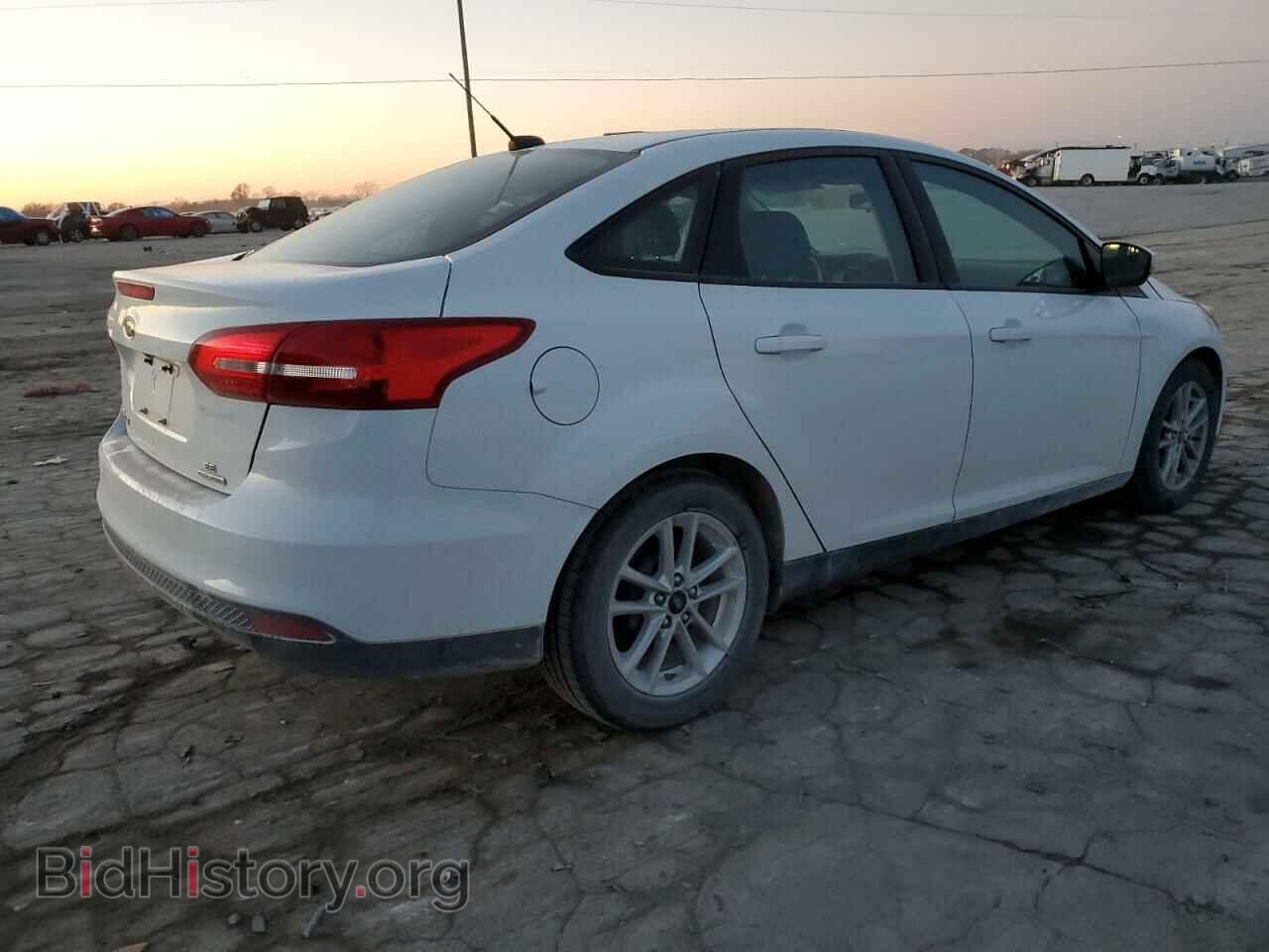 2016 FORD FOCUS - VIN: 1FADP3F2XGL337989 - Фото 3