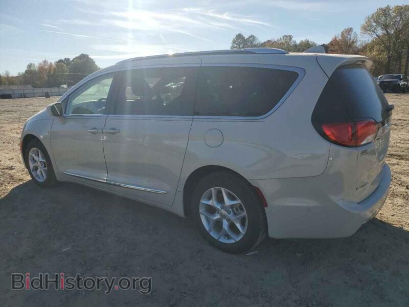 2017 Chrysler PACIFICA (VIN 2C4RC1EG9HR796260) — photo 2 of 13