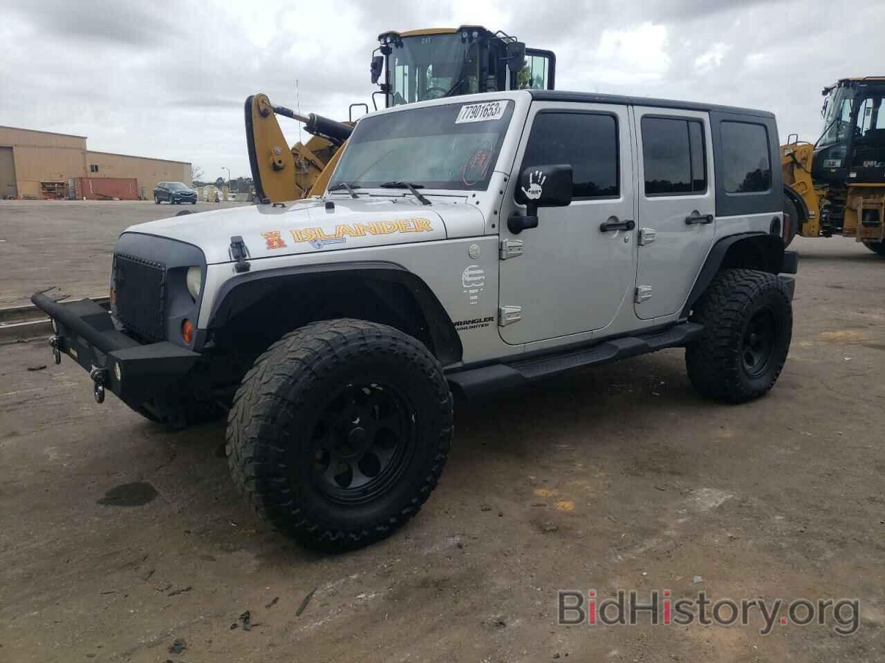 Photo 1J4HA3H11AL174085 - JEEP WRANGLER 2010