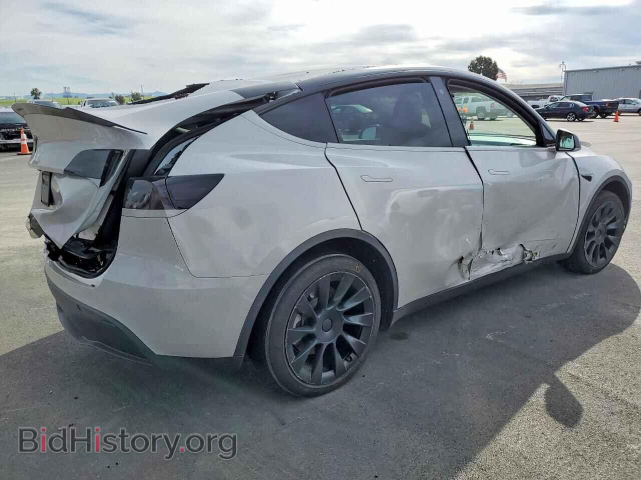 2023 TESLA MODEL Y - VIN: 7SAYGDEE6PF691978 - Photo 3