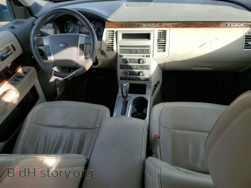 2011 Ford FLEX (VIN 2FMGK5CC2BBD16668) — фото 8 из 13