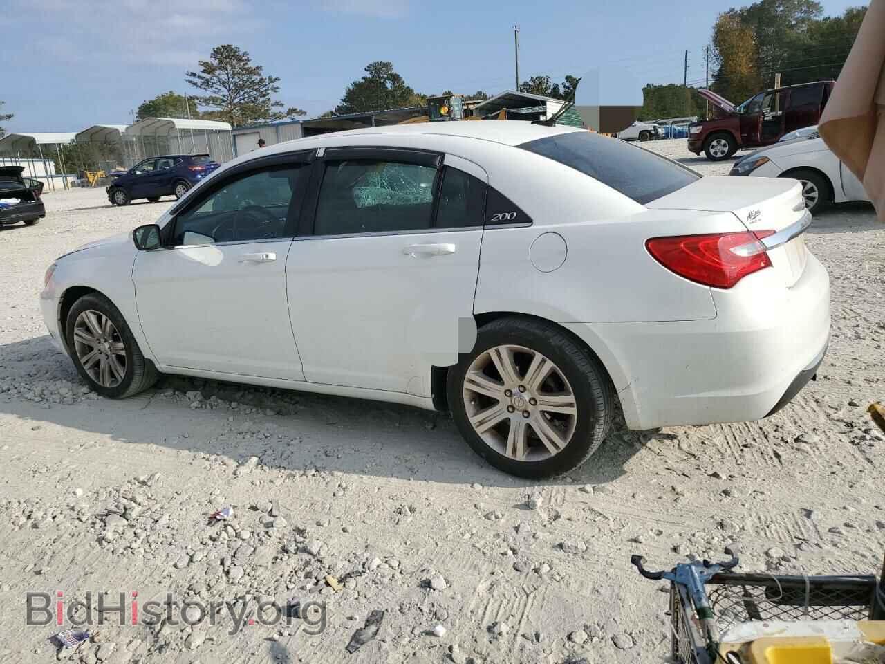 2013 CHRYSLER 200 - VIN: 1C3CCBAB0DN685968 - Photo 2