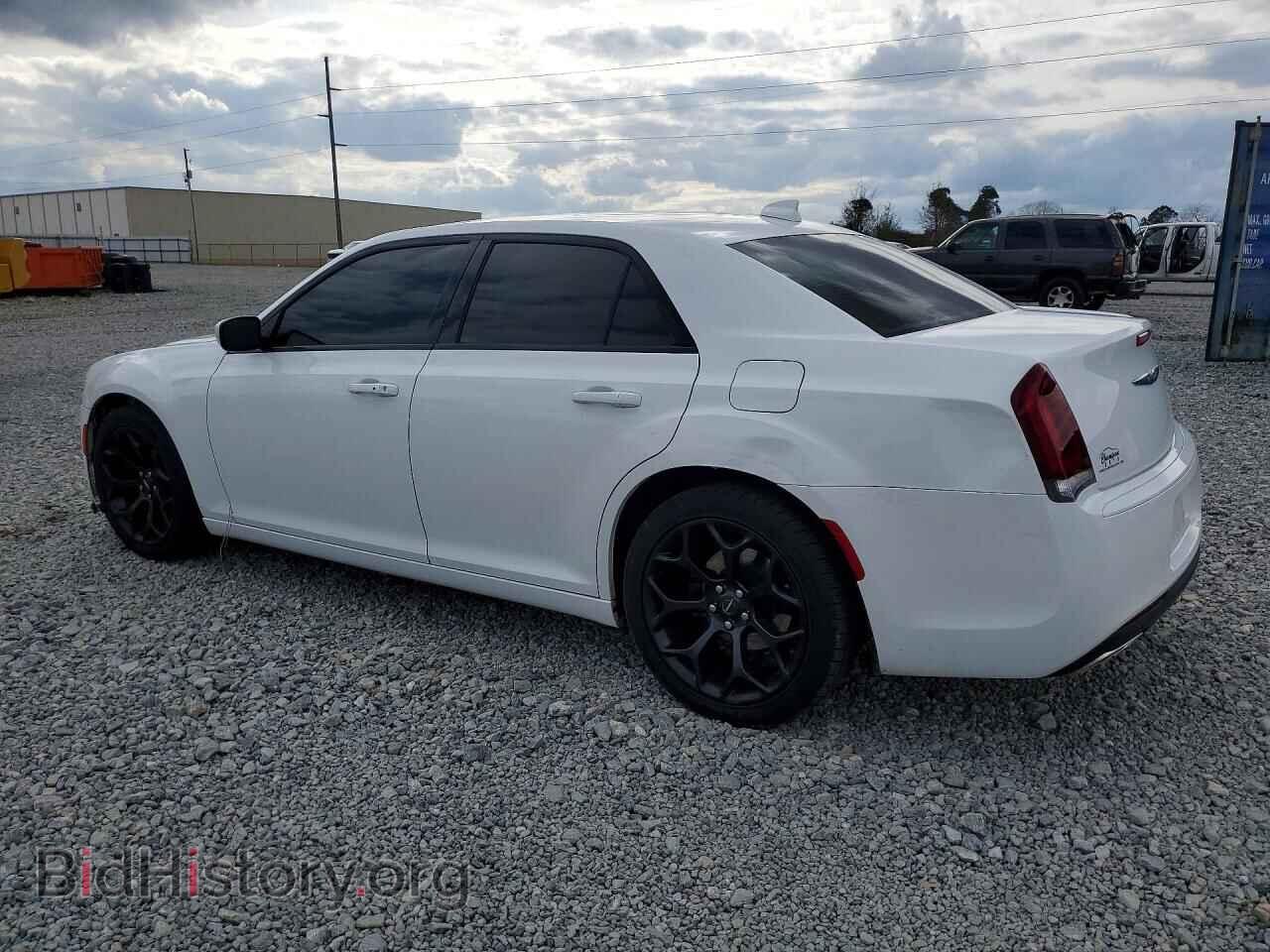 2019 CHRYSLER 300 - VIN: 2C3CCABG2KH625944 - Фото 2