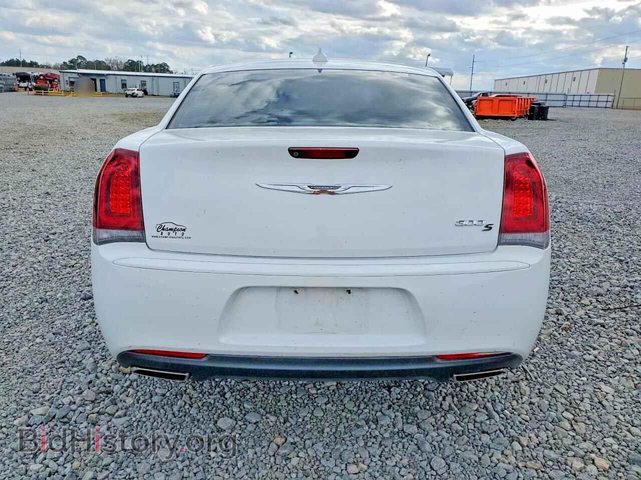 2019 CHRYSLER 300 - VIN: 2C3CCABG2KH625944 - Фото 6