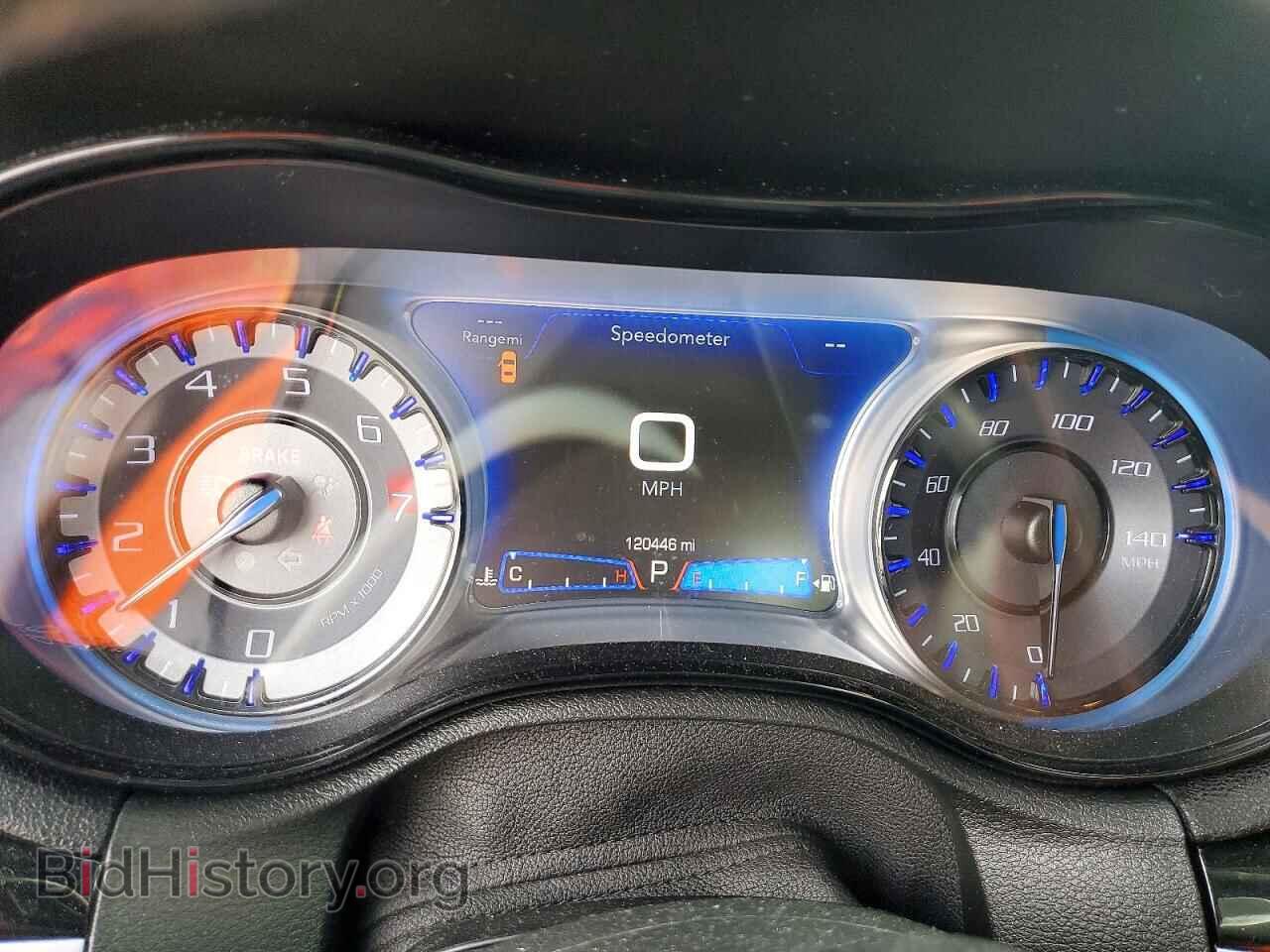 2019 CHRYSLER 300 - VIN: 2C3CCABG2KH625944 - Фото 9