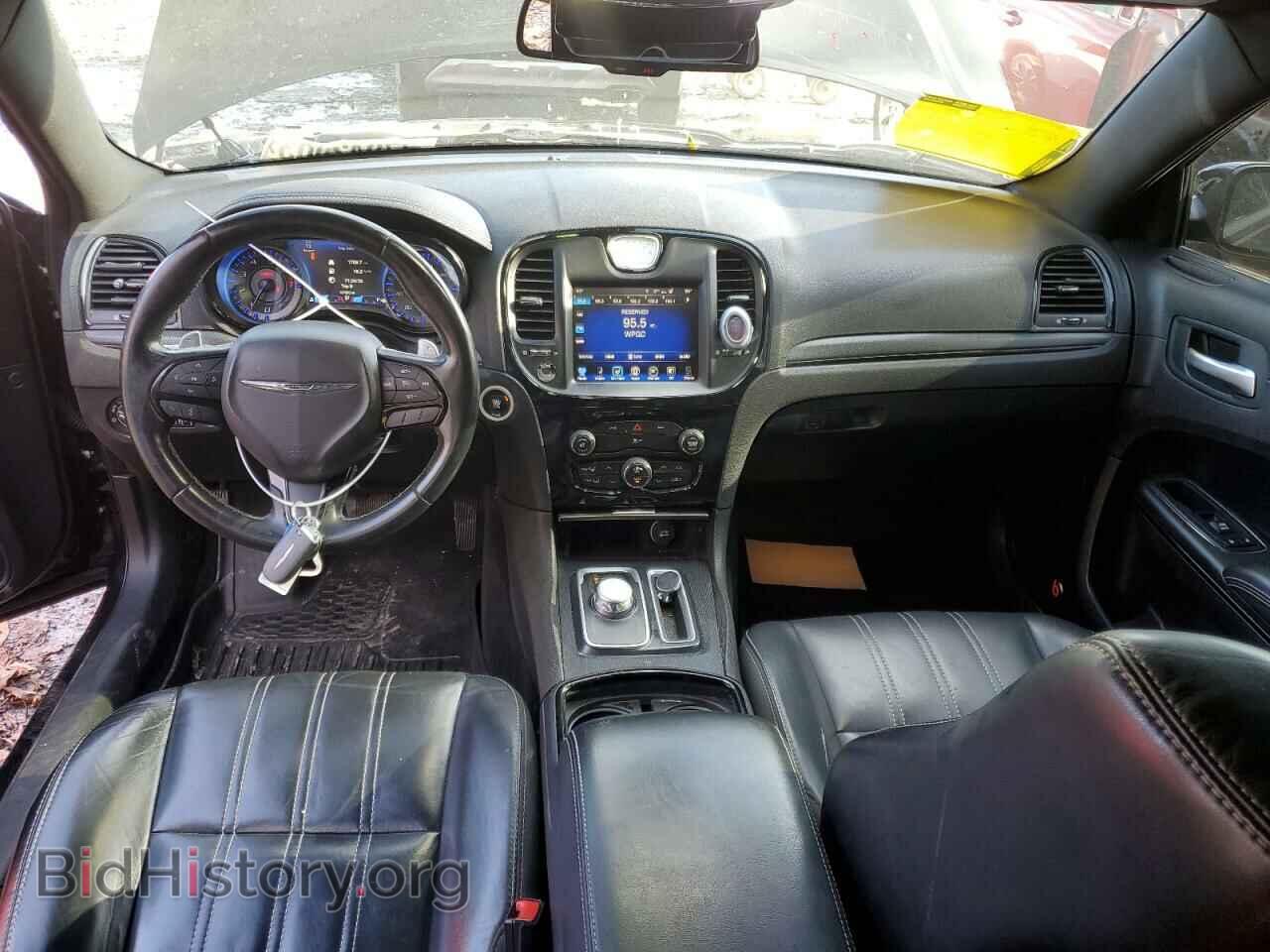 2016 CHRYSLER 300 - VIN: 2C3CCABG2GH238575 - Фото 8
