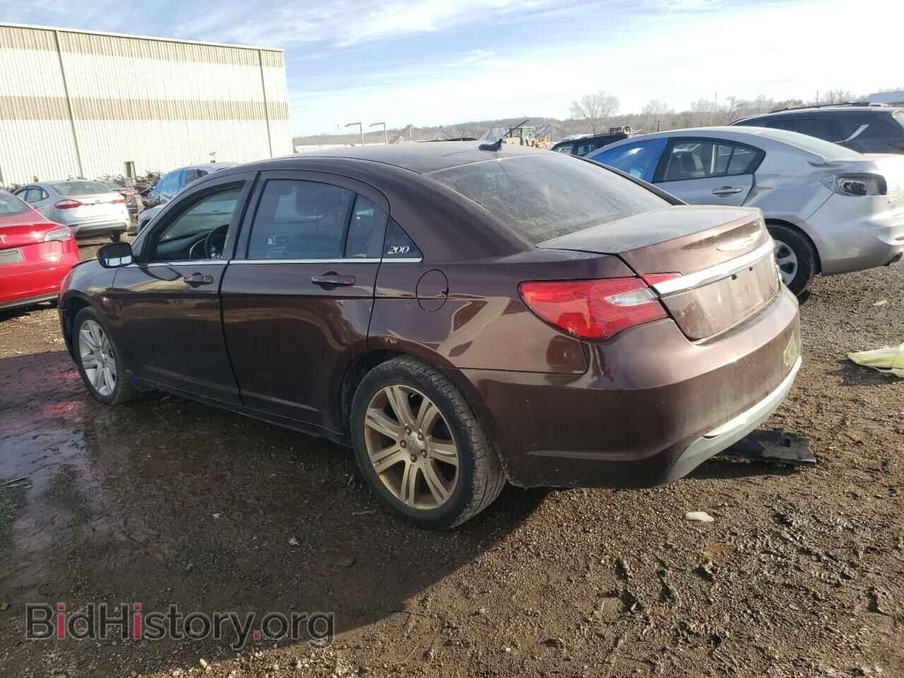 2013 CHRYSLER 200 - VIN: 1C3CCBBBXDN593149 - Фото 2