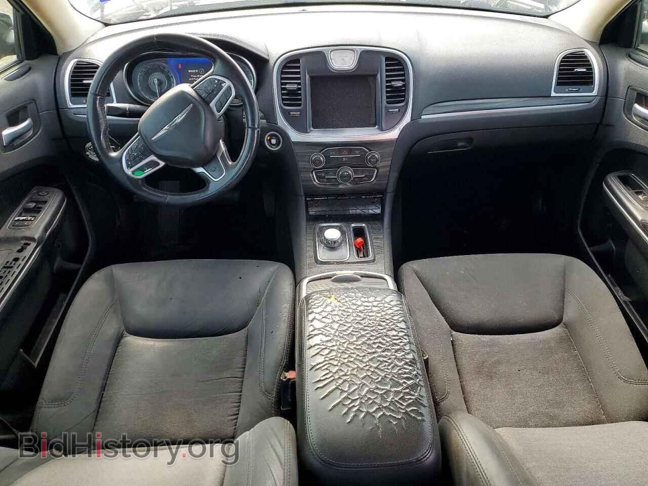 2019 CHRYSLER 300 - VIN: 2C3CCAAG3KH682929 - Фото 8