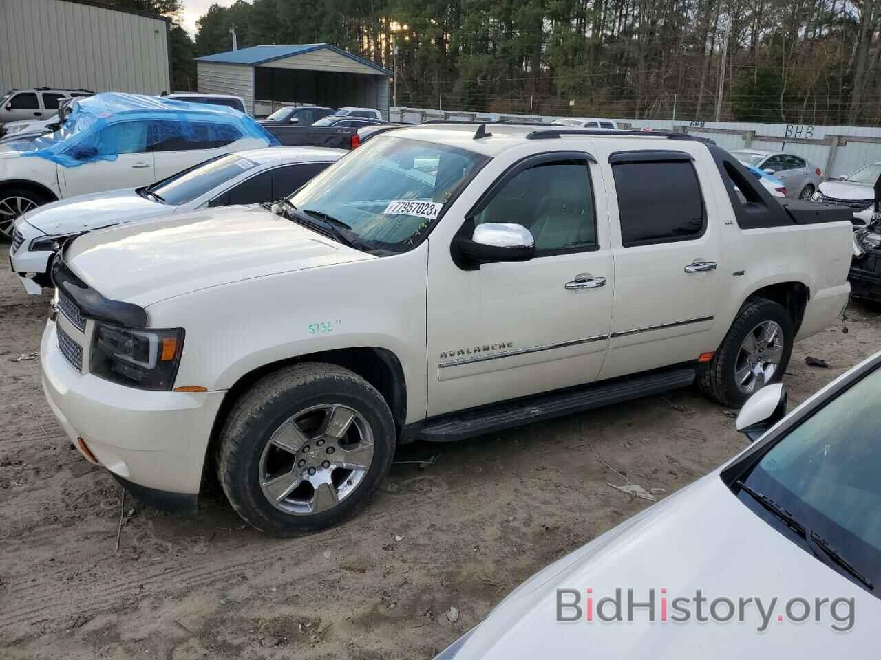Photo 3GNVKGE01AG280226 - CHEVROLET AVALANCHE 2010