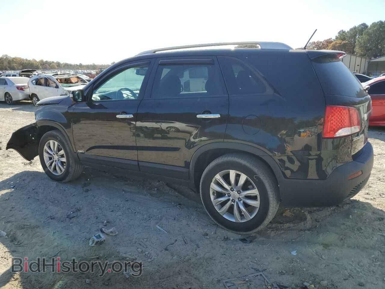 2011 KIA SORENTO - VIN: 5XYKUCA10BG121663 - Фото 2