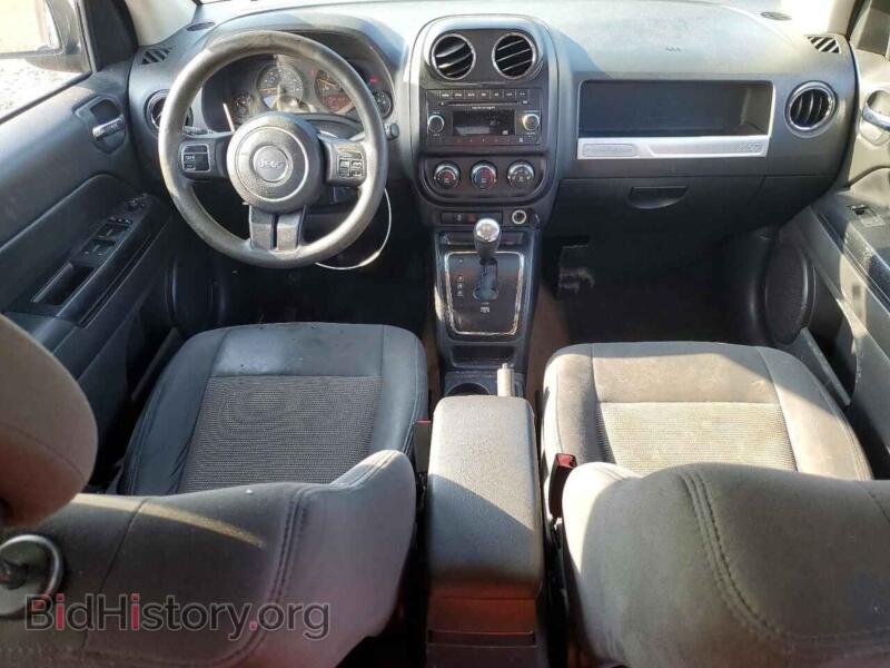 2014 Jeep COMPASS (VIN 1C4NJCBA3ED772406) — photo 8 of 13