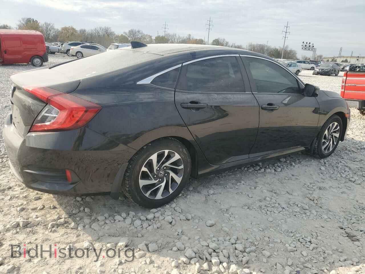 2018 HONDA CIVIC - VIN: 2HGFC2F72JH574342 - Фото 3