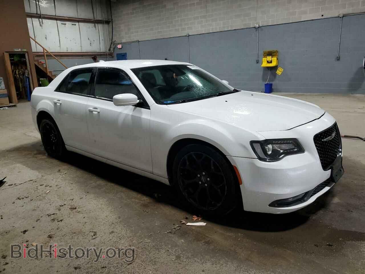 2019 CHRYSLER 300 - VIN: 2C3CCABG9KH618182 - Фото 4