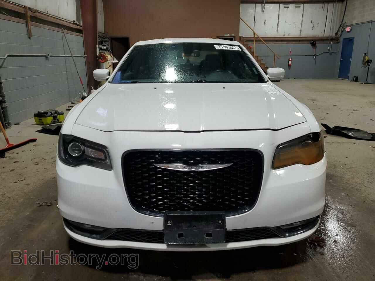 2019 CHRYSLER 300 - VIN: 2C3CCABG9KH618182 - Фото 5