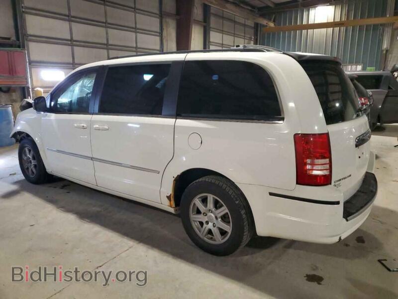 2010 Chrysler MINIVAN (VIN 2A4RR5D17AR501109) — photo 2 of 13