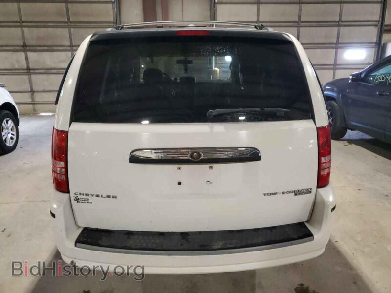 2010 Chrysler MINIVAN (VIN 2A4RR5D17AR501109) — photo 6 of 13