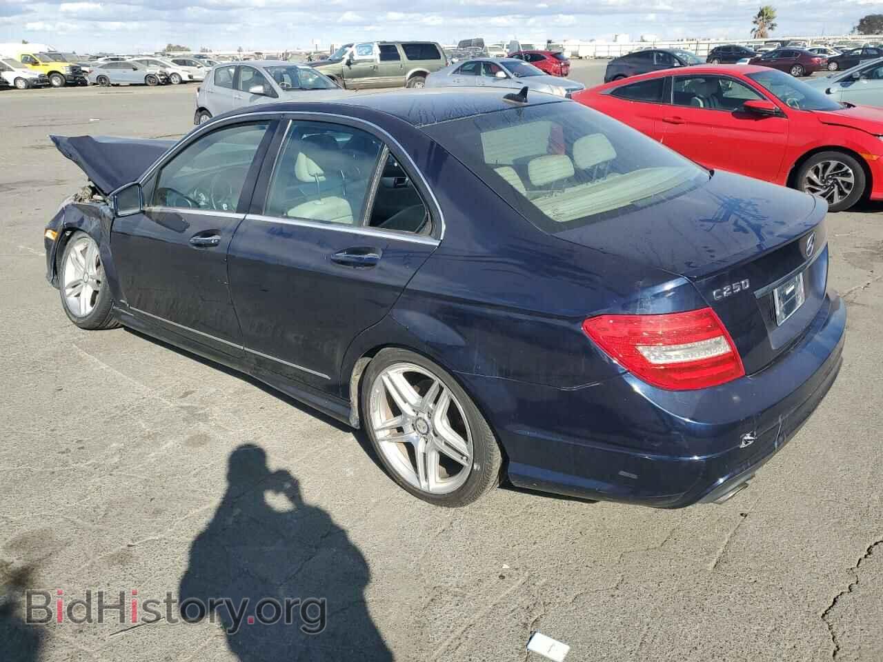 2012 MERCEDES-BENZ C-CLASS - VIN: WDDGF4HB4CA724613 - Фото 2