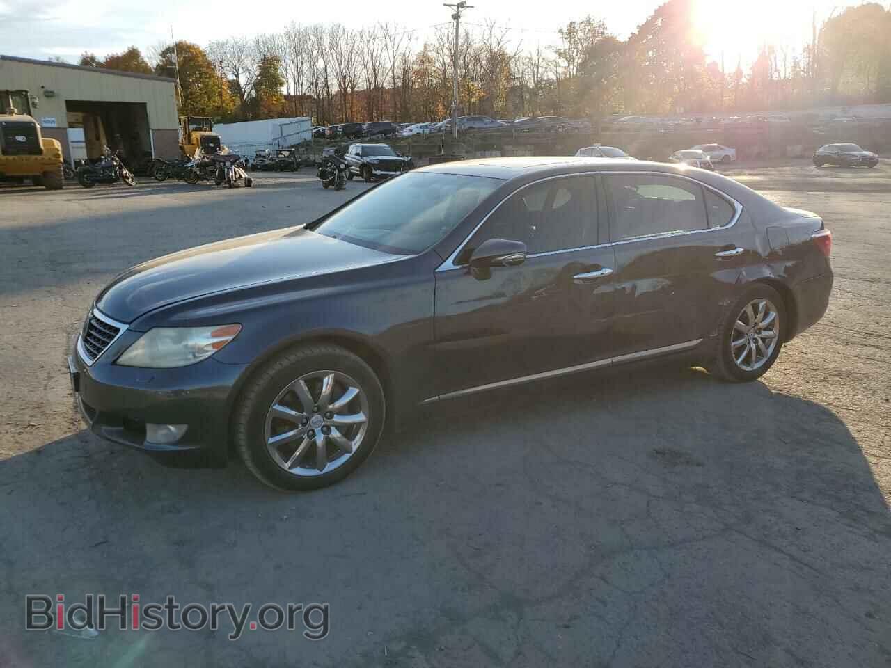 Photo JTHGL5EF0A5040890 - LEXUS LS460 2010