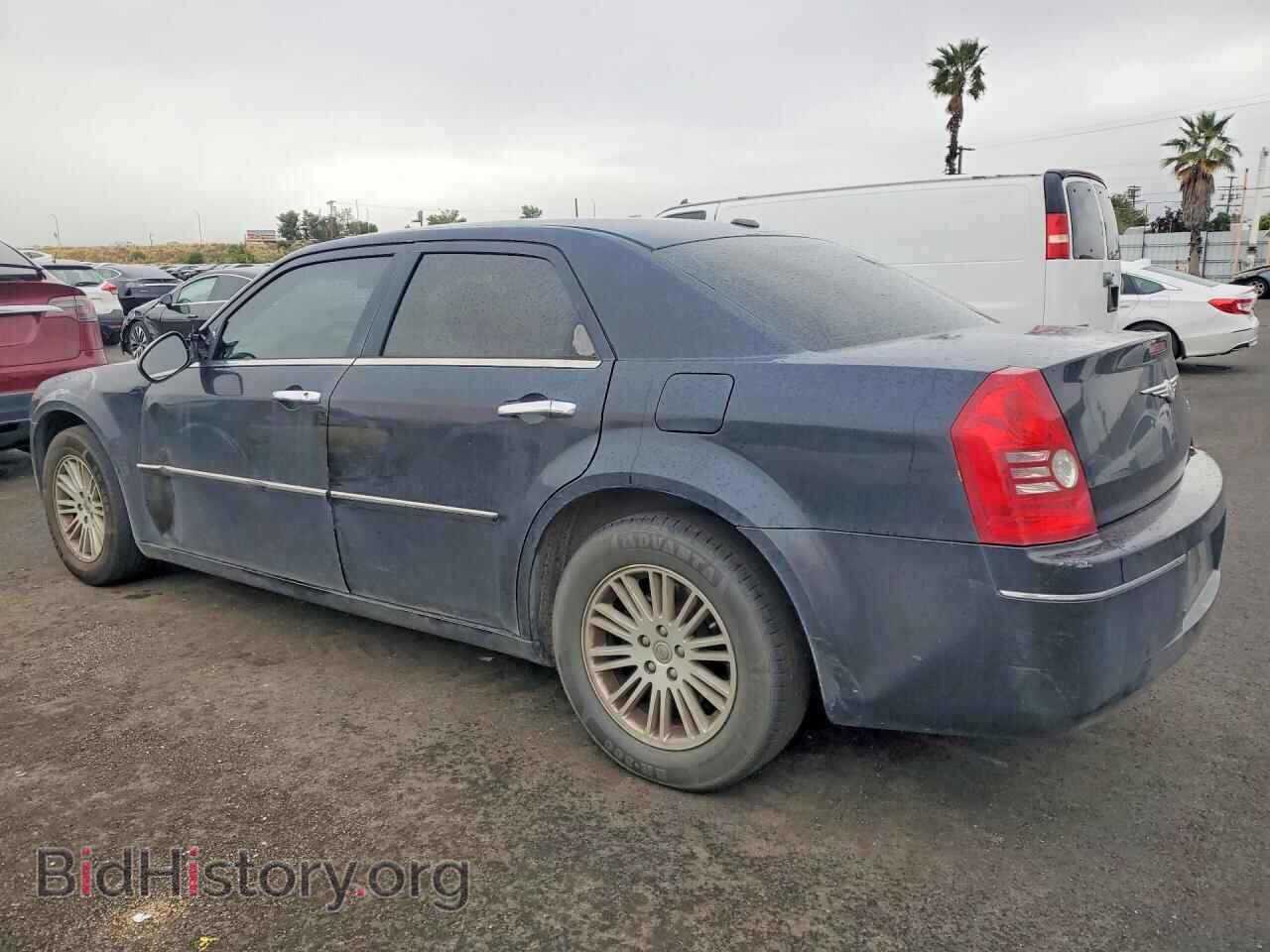2010 CHRYSLER 300 - VIN: 2C3CA5CV3AH241793 - Фото 2