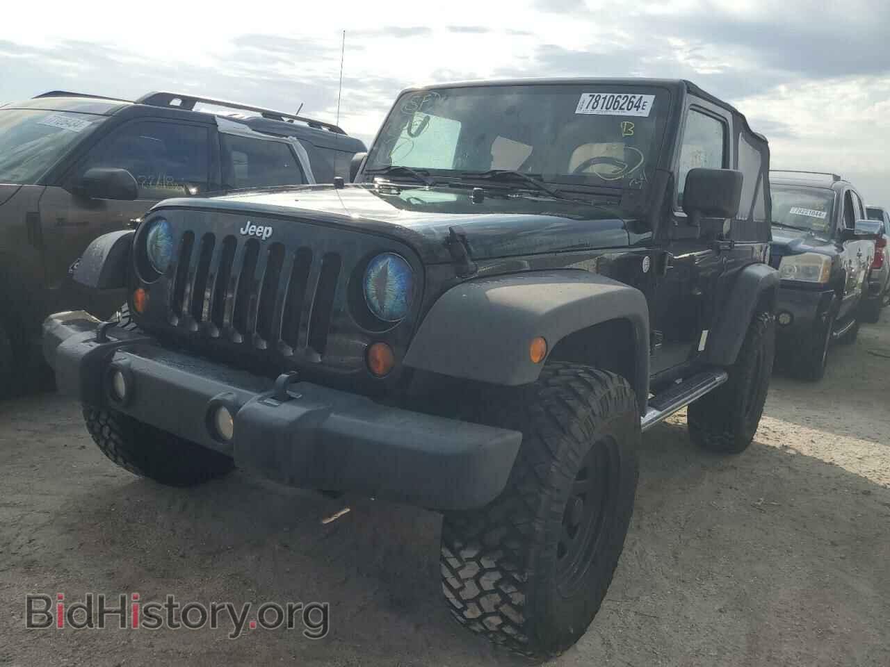 Photo 1J4AA2D19AL208744 - JEEP WRANGLER 2010