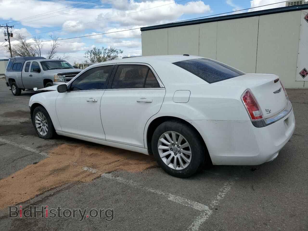 2013 CHRYSLER 300 - VIN: 2C3CCAAG4DH586441 - Фото 2