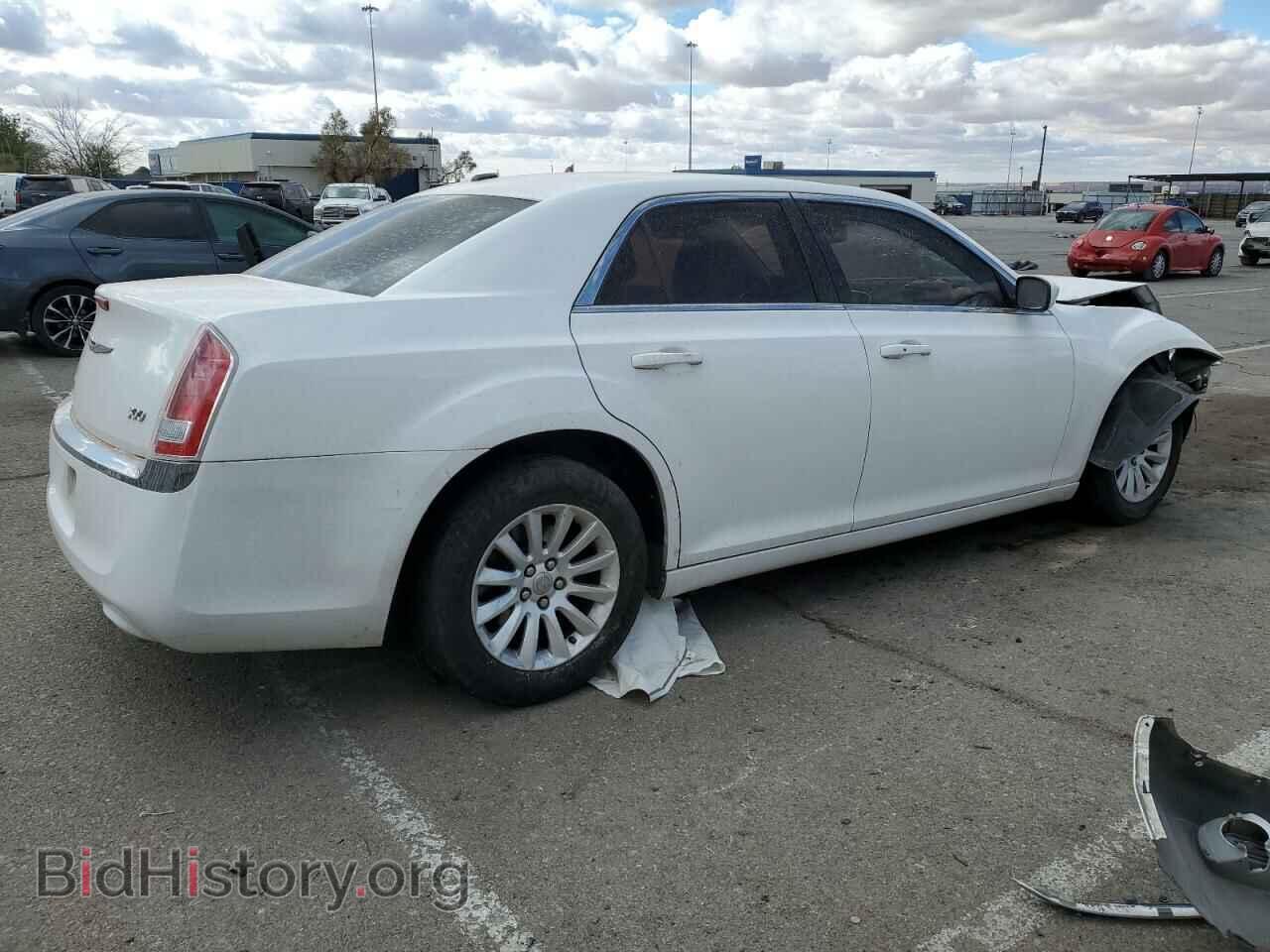 2013 CHRYSLER 300 - VIN: 2C3CCAAG4DH586441 - Фото 3
