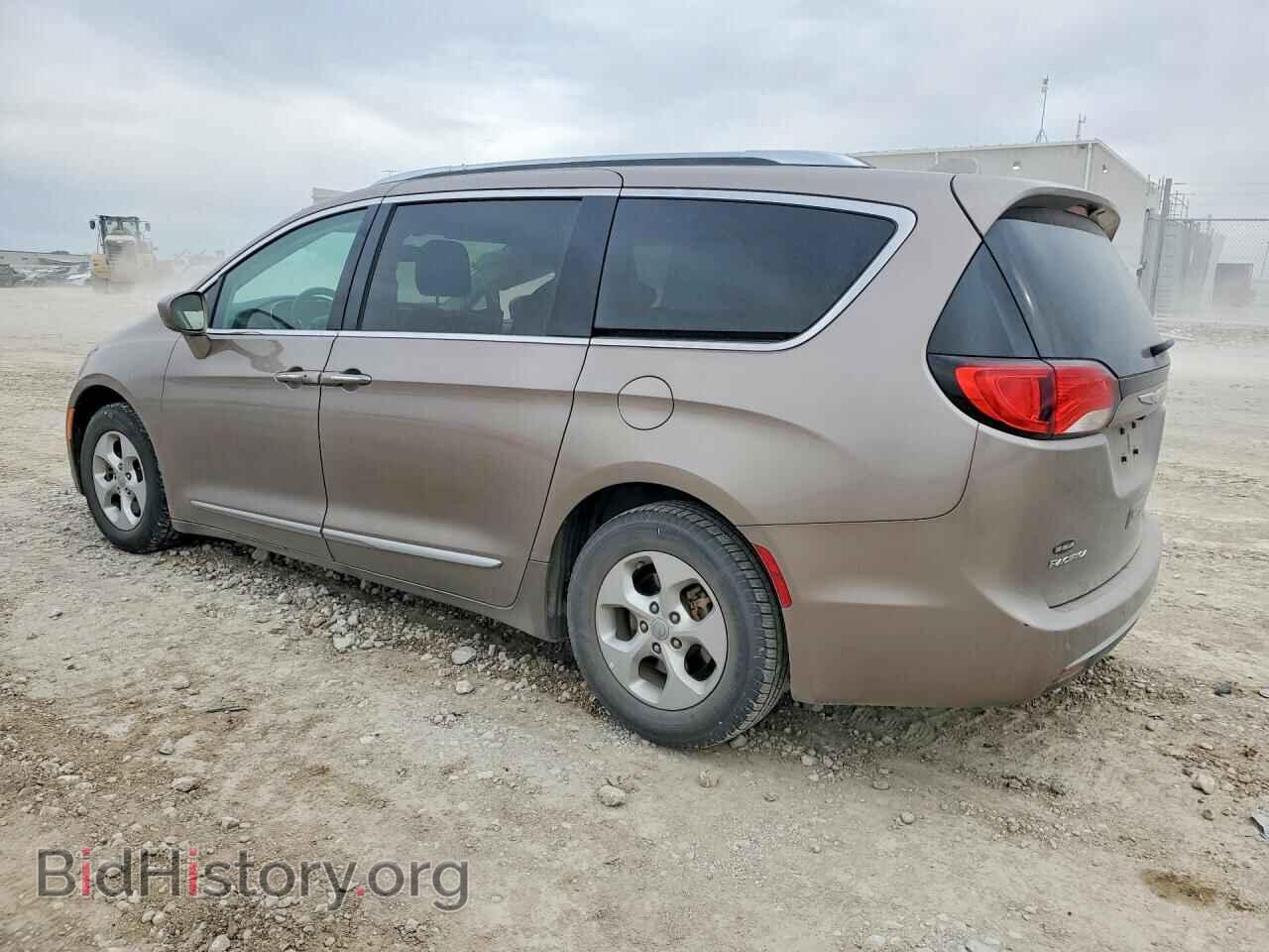 2017 CHRYSLER PACIFICA - VIN: 2C4RC1EG0HR764121 - Фото 2