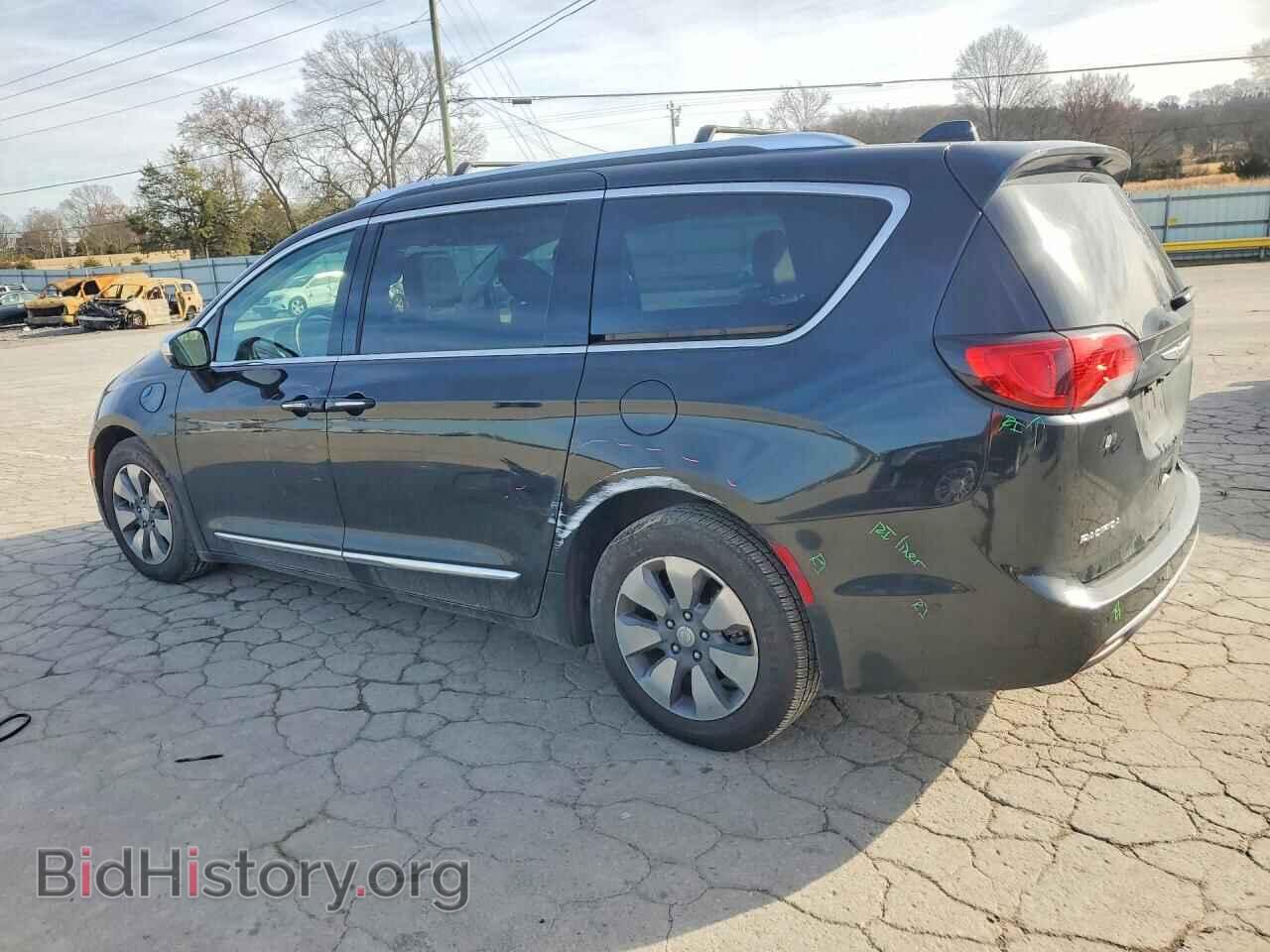 2018 CHRYSLER PACIFICA - VIN: 2C4RC1N72JR262328 - Photo 2