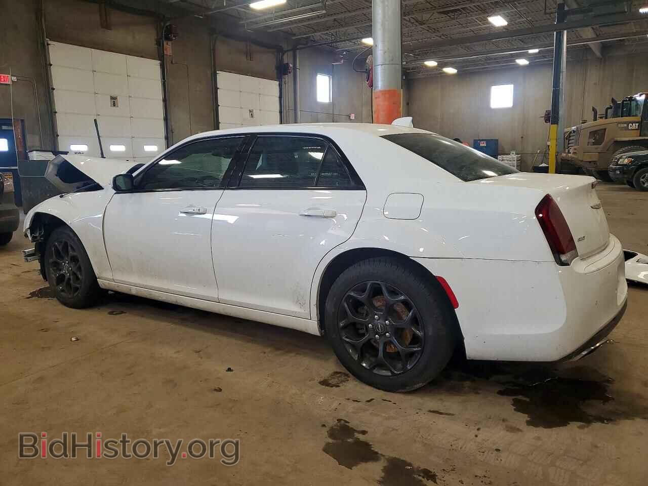 2019 CHRYSLER 300 - VIN: 2C3CCAGG7KH619811 - Фото 2