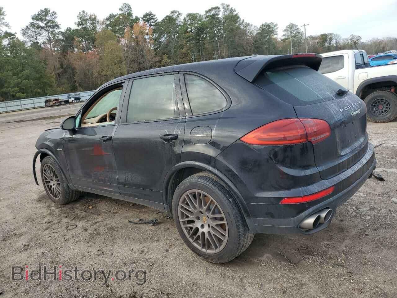 2017 PORSCHE CAYENNE - VIN: WP1AE2A29HLA69456 - Фото 2