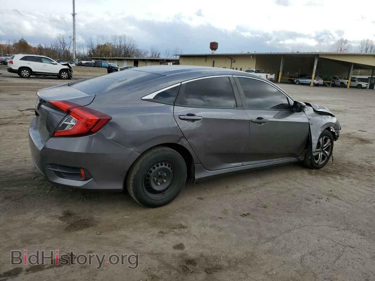 2018 HONDA CIVIC - VIN: 2HGFC2F58JH607164 - Фото 3