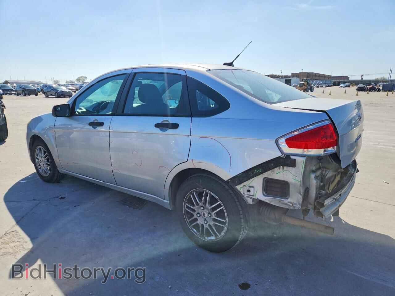 2011 FORD FOCUS - VIN: 1FAHP3FN8BW158630 - Photo 2